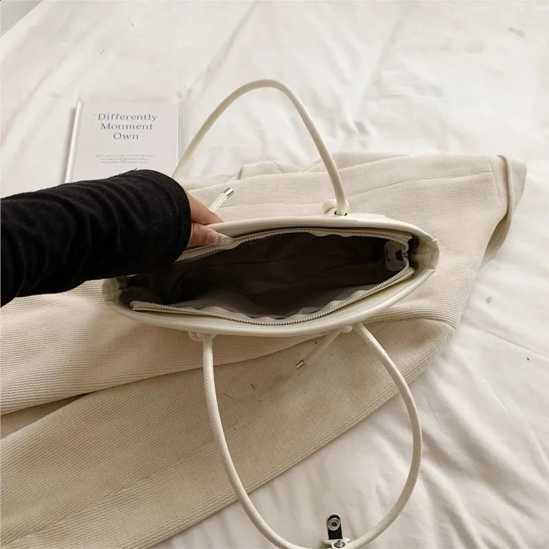 PU Leather Tote Bag Shoulder Bags Women Korean Large Capacity Solid Underarm Bag Simple Fashion Handbags Autumn Winter 240930