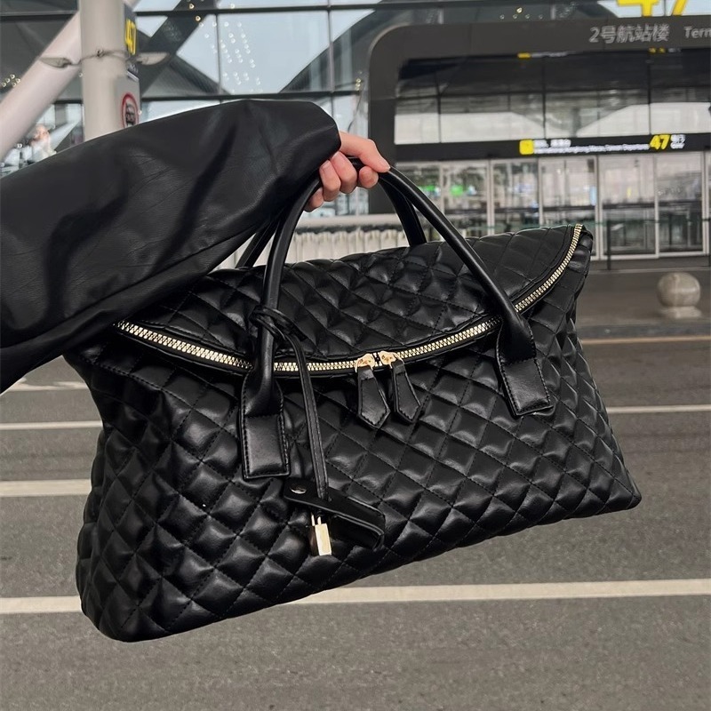 2024 New Ladies Handbag Soft Leather Travel Style Underarm Single Shoulder Boarding Lage Big Shopping Handheld Fiess Bag
