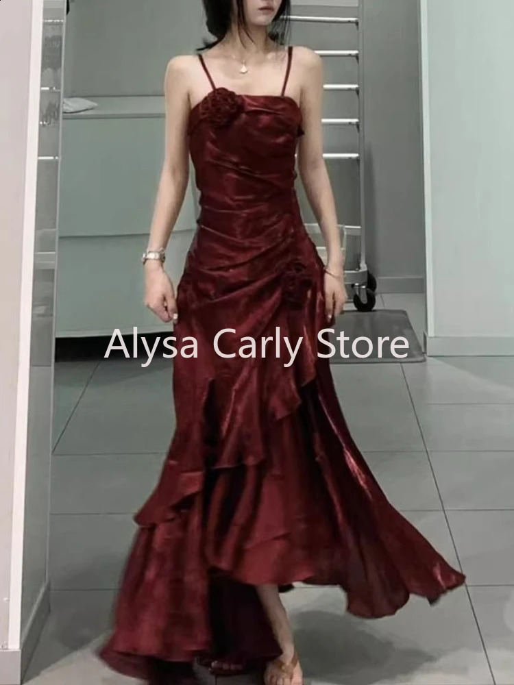Korean retro velvet long dress for women luxurious ultra-thin mermaid spaghetti strap floral dress elegant and sexy casual evening gown 240929