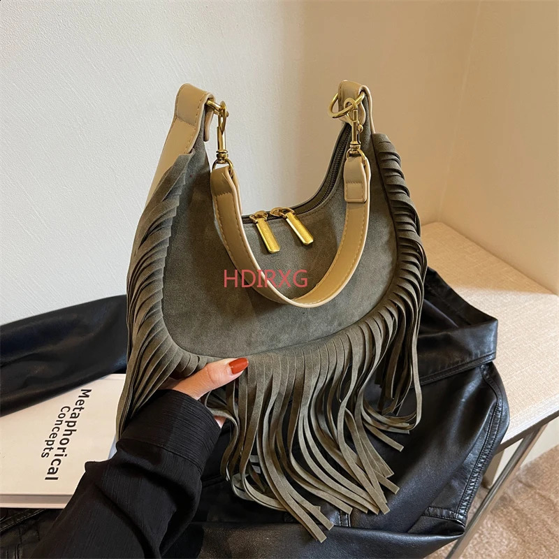 3 Half Moon Underwear Fashion Tassel Suede Leather Shoulder Bag Womens Retro Armpit Handbag Sac A Main 240929 4