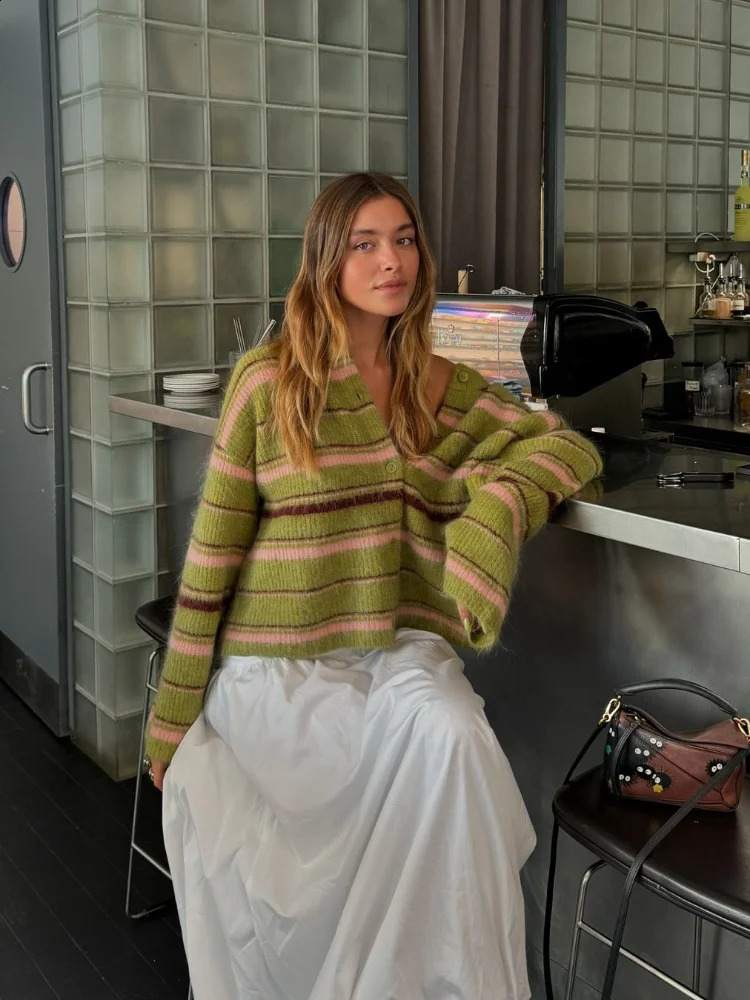 Elegant Colorful Striped Round Neck Knitted Cardigan Women Chic Long Sleeve Single Breasted Sweater Autumn Lady Casual Knitwear 240927