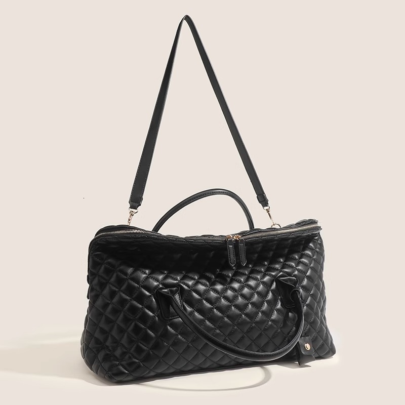 2024 New Ladies Handbag Soft Leather Travel Style Underarm Single Shoulder Boarding Lage Big Shopping Handheld Fiess Bag