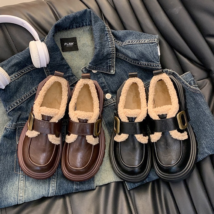 New thick soled loafers for autumn and winter 2024. Brown velvet British style retro leather shoes