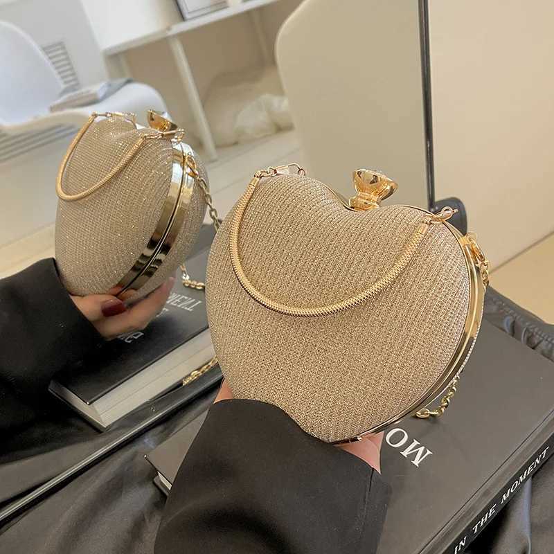 Evening Clutch Bag Women Bag Shiny Handbag Heart Shape Metal Clutches Bag Fashion Chain Shoulder Crossbody Bag Lady Purse Z250618