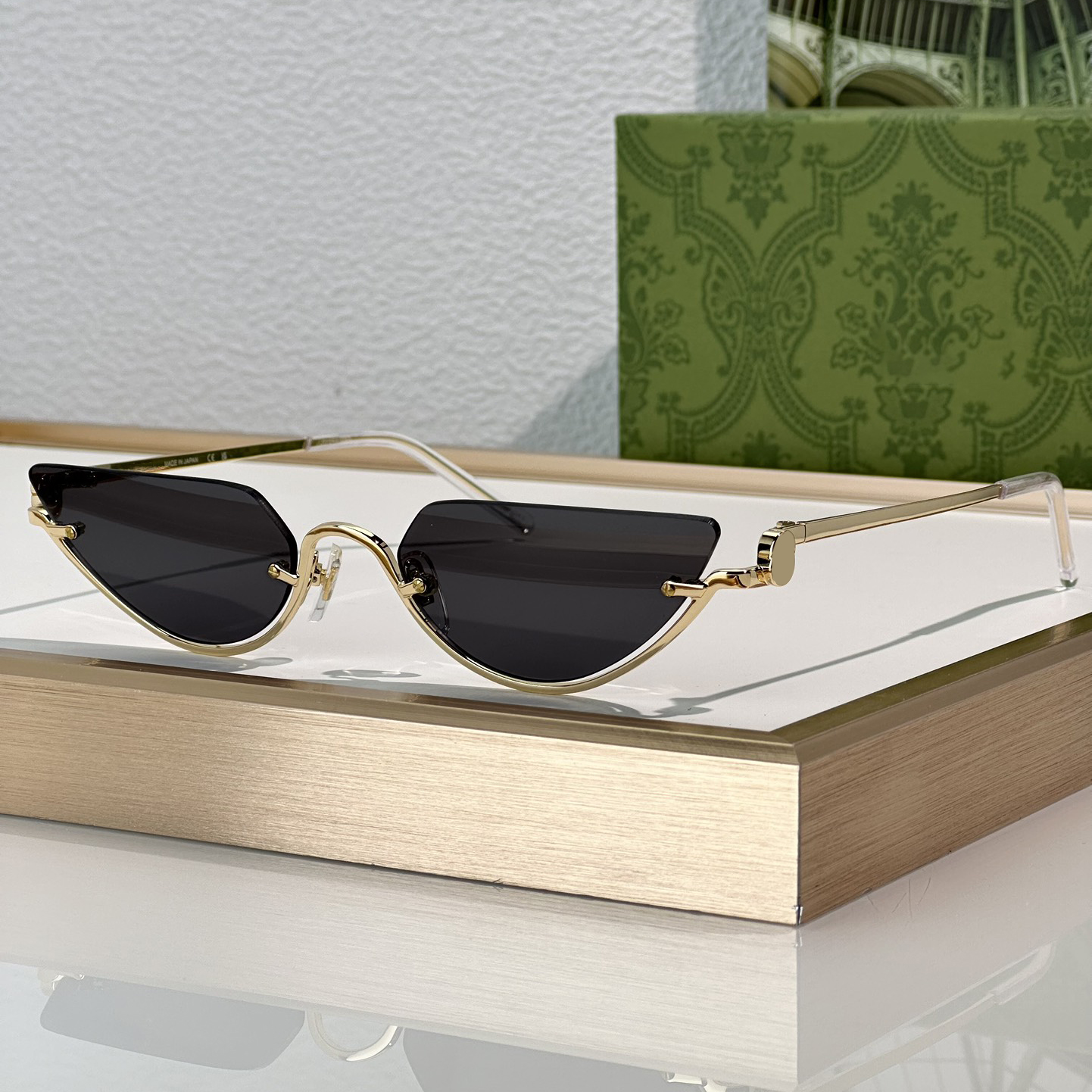 Popular Sunglasses For Men Women 1603 Fashion Summer Travel Avant-Garde Goggles Style Anti-Ultraviolet UV400 Metal Triangle Half Frame Glasses Random Box