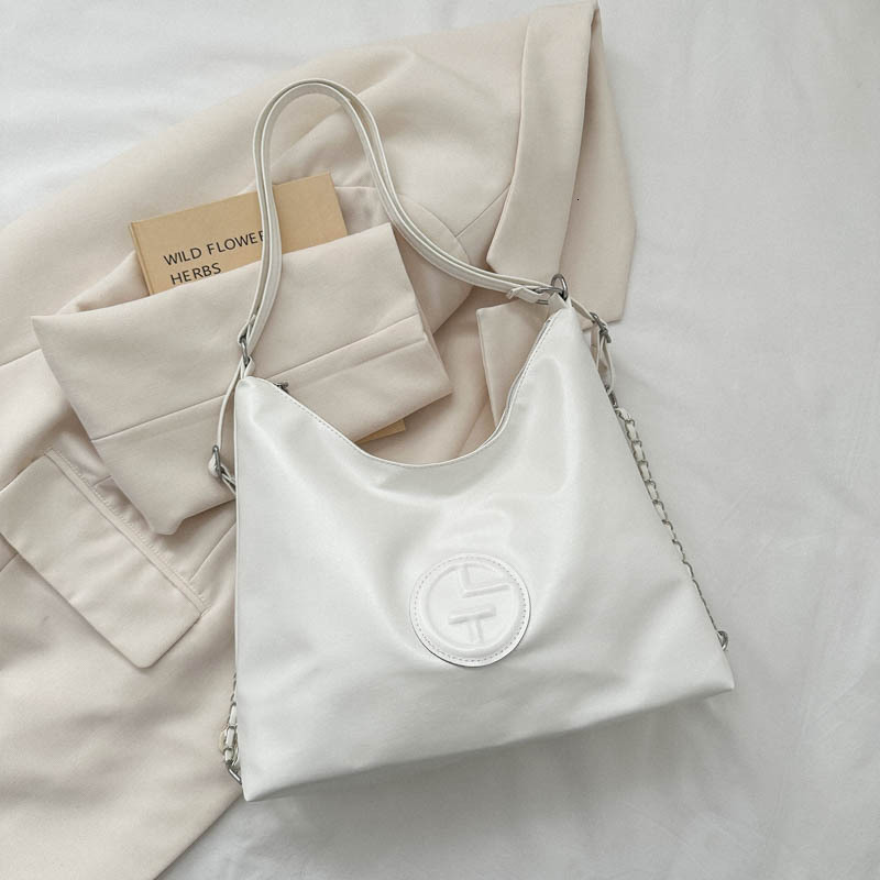 2025 New Designer Bag Women's New Fashion Capacity Handbag Simple Casual Single Shoulder Large Commuter Bag