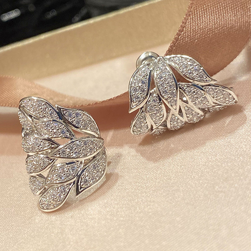 Stunning Sterg Sier Leaf Earrings: Pave White Sapphire CZ Dia Party Jewelry