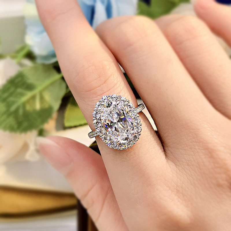 Brand Unique Gorgeous Luxury Designer Ladies Jewellery 925 Sterling Silver Fill Oval Cut White Topaz Zircon Eternity Party Women Crown Band Wedding Ri