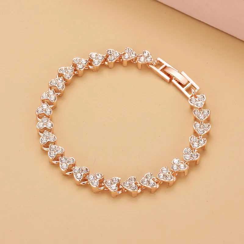 Cubic Zirconia Heart Roman Bracelet Girls Couples Holiday Gift High-Grade Exquisite Crystal Hand Jewelry Party Daily Jewelry W250121
