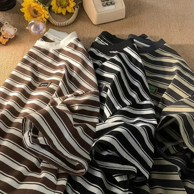 European and American retro striped graphic Tshirt for men and women summer trend loose fitting couple casual short sleeved top 240930