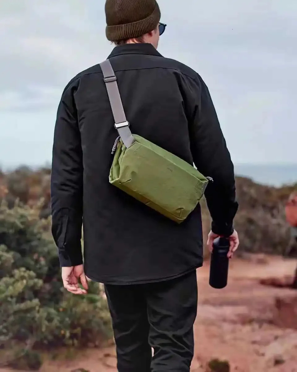 Australia Venture Sg 9L Explorer Chest Large-Capacity Unisex Fashion One Shoulder Messenger Bag