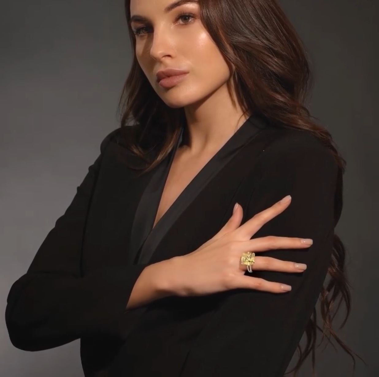 Stunning Sterg Sier 5A Zircon Eternity Bridal Ring: Exquisite Jewelry for the Modern Woman