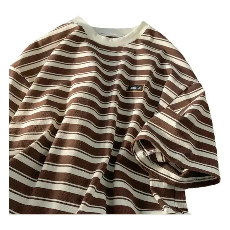 European and American retro striped graphic Tshirt for men and women summer trend loose fitting couple casual short sleeved top 240930