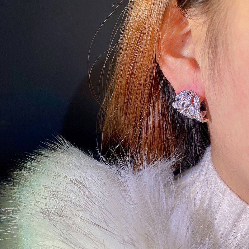 Stunning Sterg Sier Leaf Earrings: Pave White Sapphire CZ Dia Party Jewelry