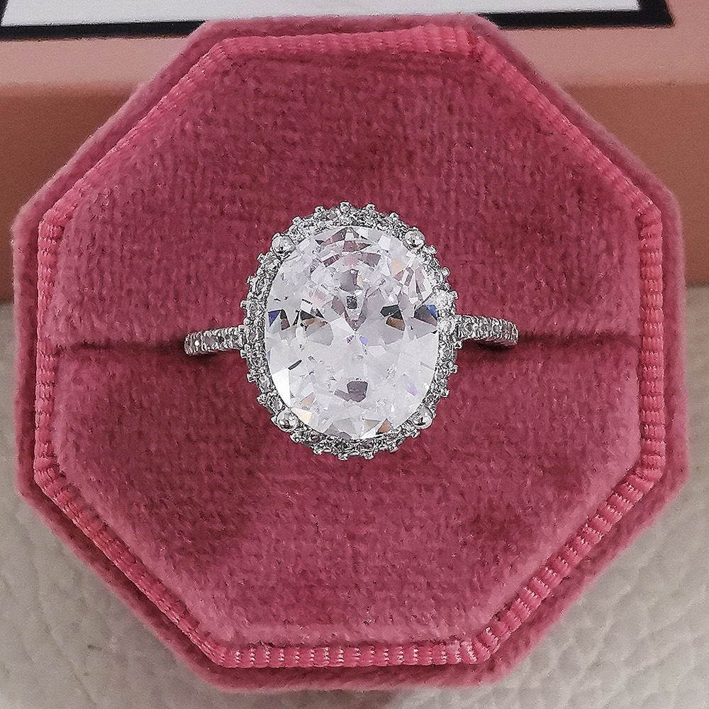 Brand Unique Gorgeous Luxury Designer Ladies Jewellery 925 Sterling Silver Fill Oval Cut White Topaz Zircon Eternity Party Women Crown Band Wedding Ri