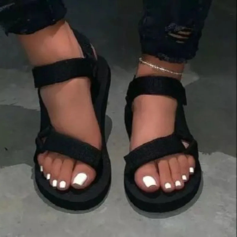 2024 Summer Solid Color Softsoled Oneword Buckle Opentoe Womens Outer Wear Thicksoled Roman Beach Sandals 240924