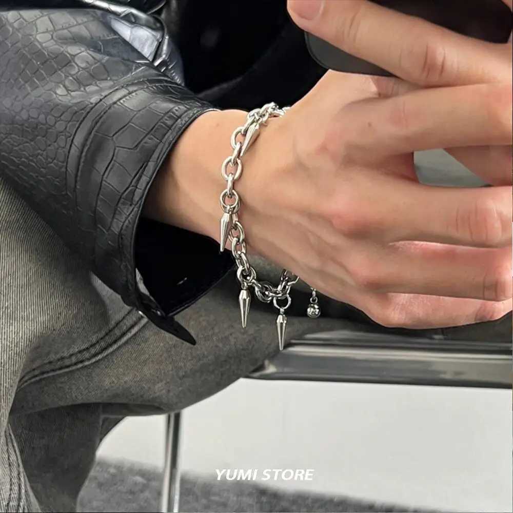 Punk Rivet Bracelet for Men and Women Hip Hop Titanium Steel Rivet Pendant Bracelet Retro Street Jewelry Kpop Accessories Wholesale W250728