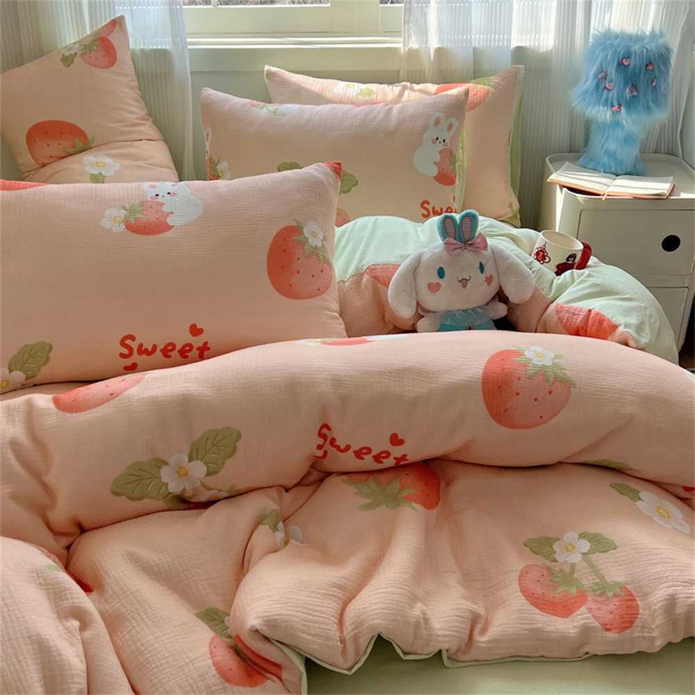 New Arrival Cute cartoon printed bedding soft down duvet cover bedding pillow box bedroom decoration skin friendly four piece set home textiles M24100