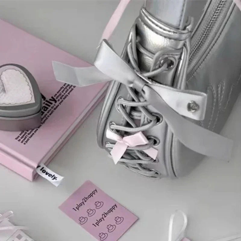 2024 designer retro Korean fashion Sier shoulder half moon small women's armpit bag wallet handbag women