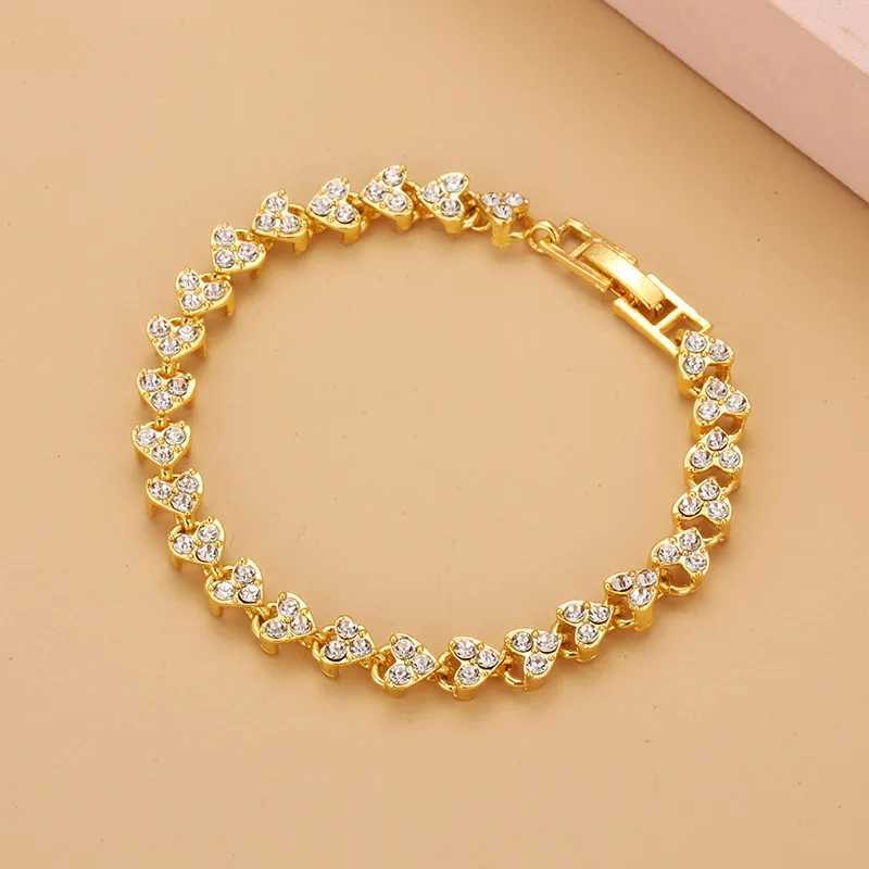 Cubic Zirconia Heart Roman Bracelet Girls Couples Holiday Gift High-Grade Exquisite Crystal Hand Jewelry Party Daily Jewelry W250121