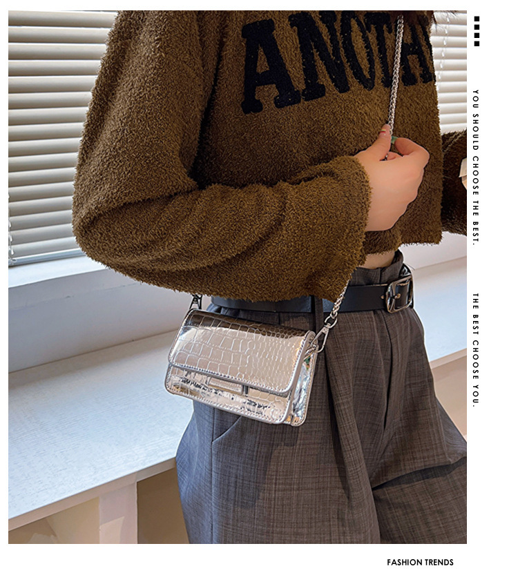 2024 new fashion ripple sequin chain shoulder slanted designer small square women's phone bag