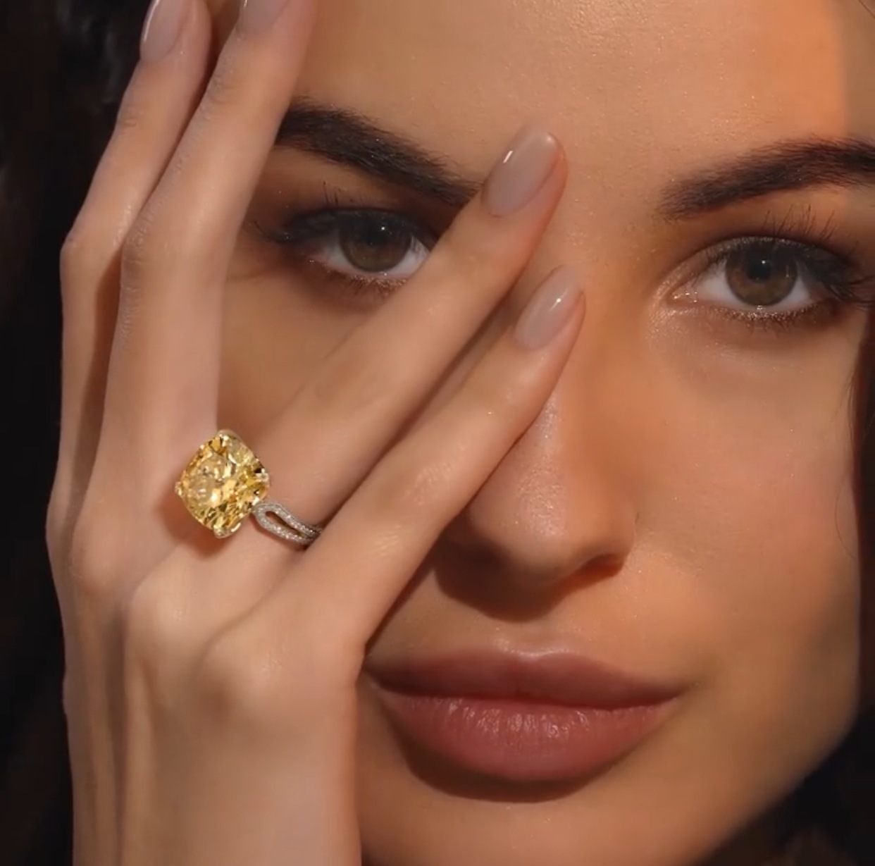 Stunning Sterg Sier 5A Zircon Eternity Bridal Ring: Exquisite Jewelry for the Modern Woman