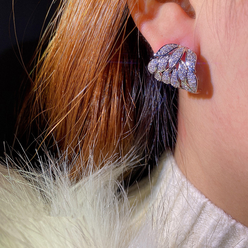 Stunning Sterg Sier Leaf Earrings: Pave White Sapphire CZ Dia Party Jewelry