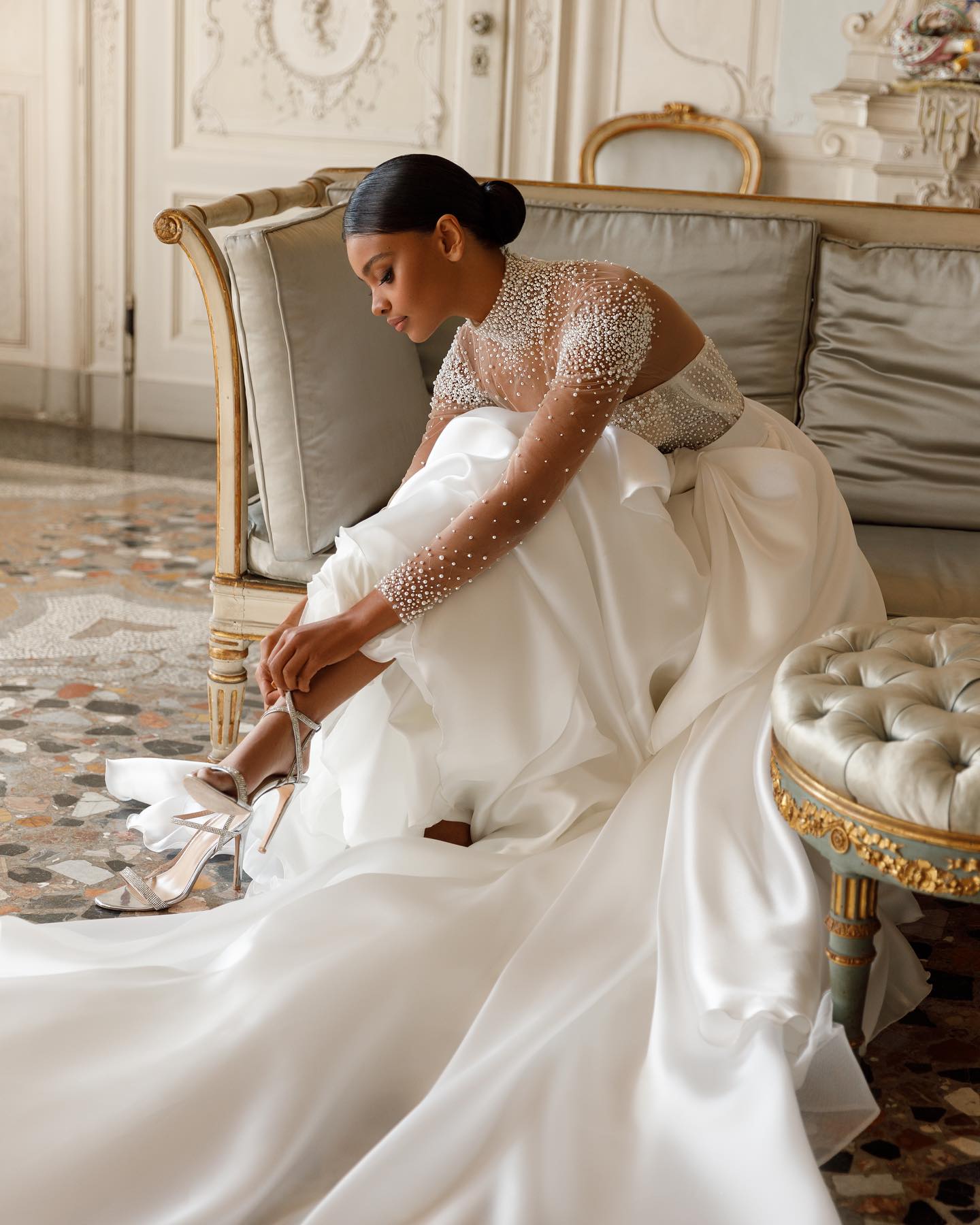 Pearls A E Dresses Bridal Gowns Sheer High Neck Long Sleeves Satin Wedding Dress For Black Girl Plus Size Bone Bodice Backless Vestidos De Novia