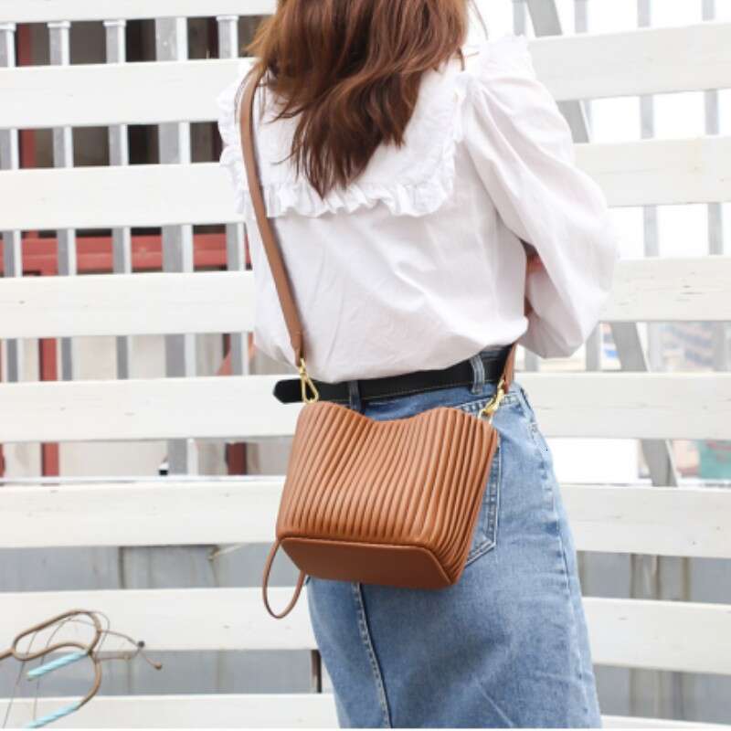 UKF Ruched Bucket Bags For Women Women's Handbags Fashion Casual Shoulder Crossbody Drawstring Design Flap Tote Bag