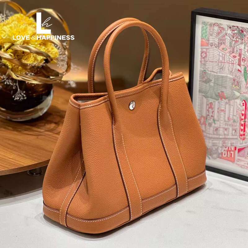 Large Capacity Genuine Leather Mom Bag: Stylish 2024 Shoulder Handbag