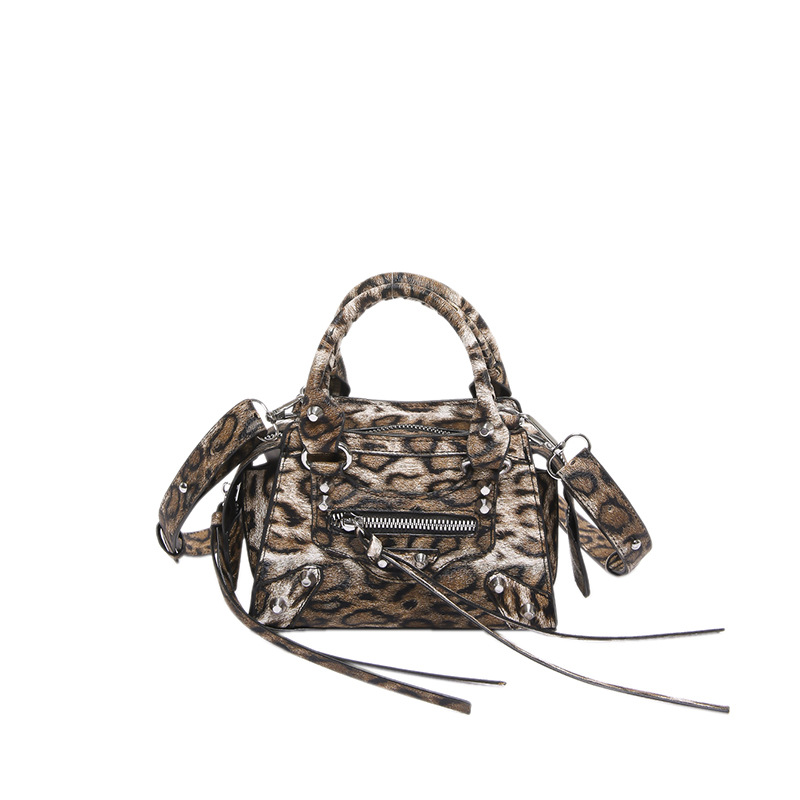 New 2024 European and American retro leopard print motorcycle handbag versatile shoulder bag