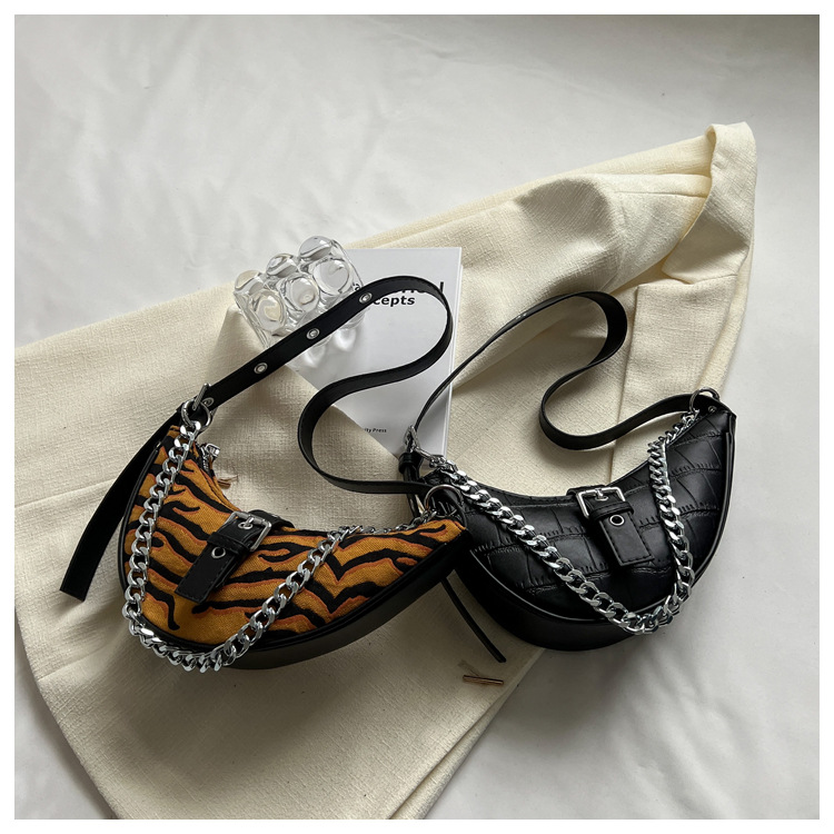 European and American retro versatile high-end fashionable tiger patterned armpit bag