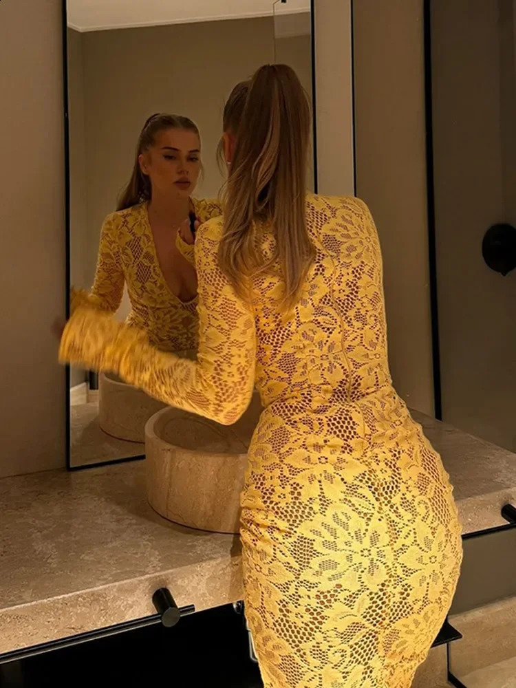 Sexy yellow deep V-neck long skirt womens fashionable long sleeved tight mermaid dress autumn womens party club evening dress 240929