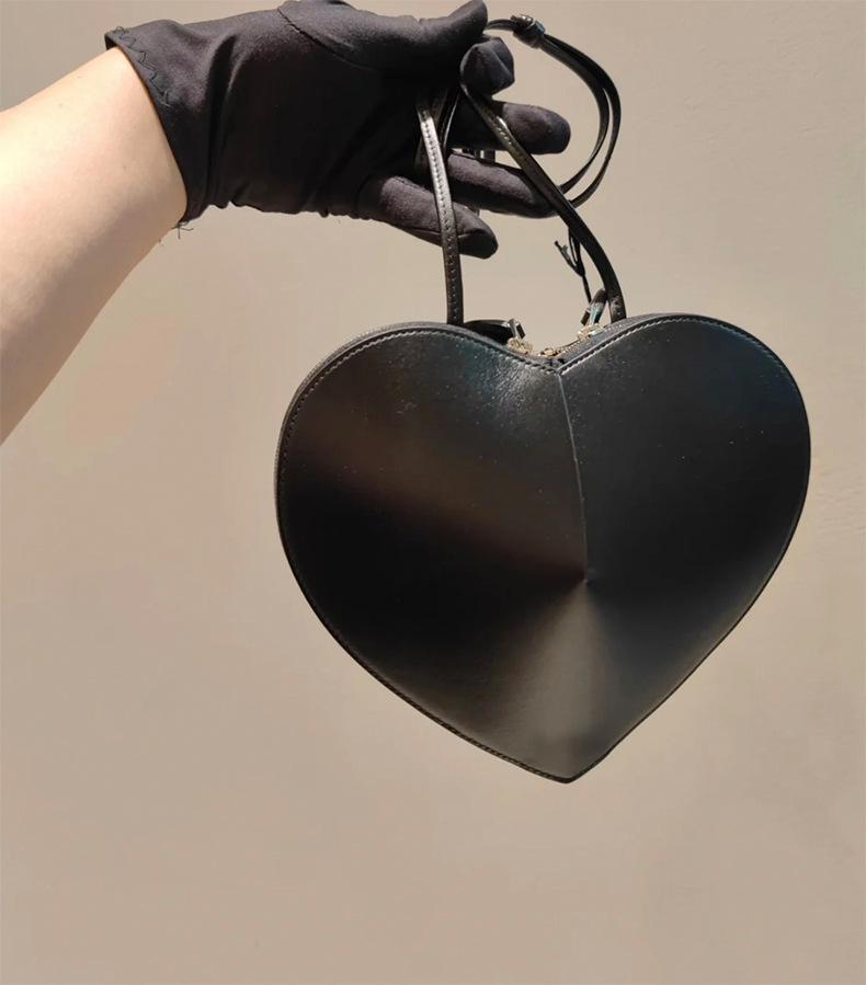 25 LOVE BAG Spring/Summer New Collection: Golden Jenny Jennie Same Style Crossbody Bag, Wearing Bag, High End Women's Stacking Style, Korean Wave mini bag designer