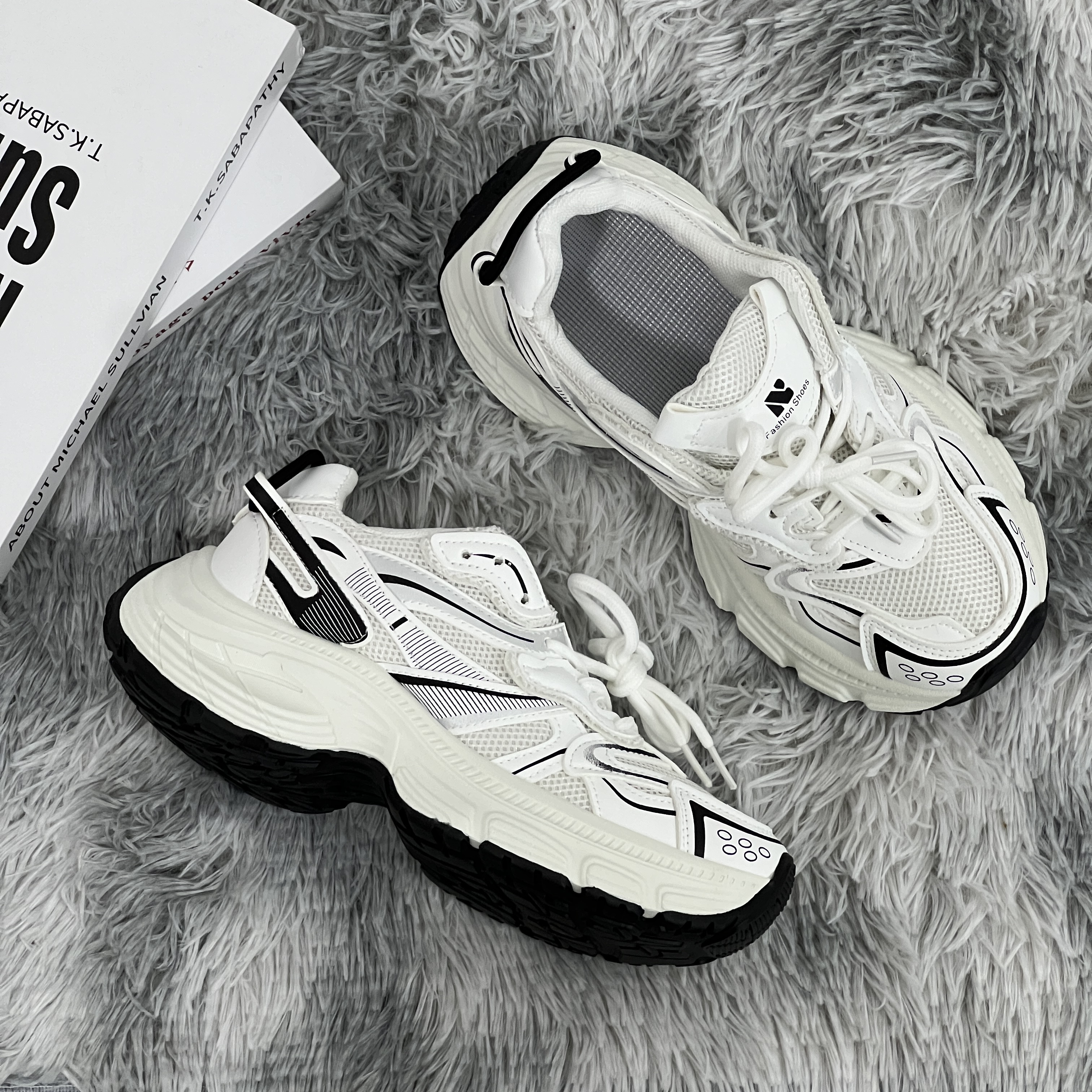 Women Sports Shoes Fashion Vintage Design Chunky Shoes Thick Sole Breathable Versatile Casual Style Triple Silver White Red Free shipping