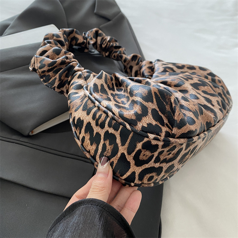 Women's Shoulder Bag: Stylish Armpit Tote for Everyday Essentials - Black or Brown 4172