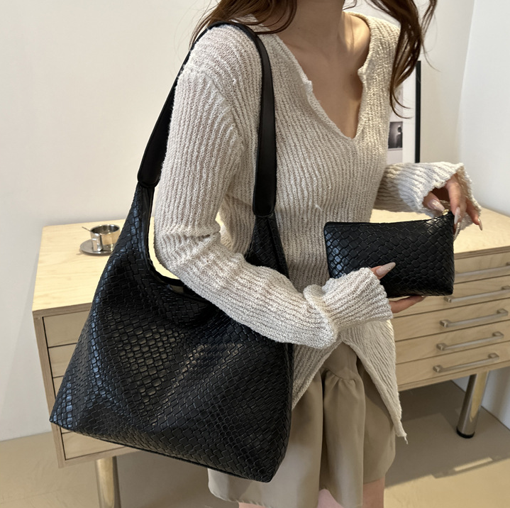 2025 Designer Women Vintage 3 Casual Shoulder Large Capacity Crossbody Bag Fashion Versatile Triple Black White Khaki Free shipping