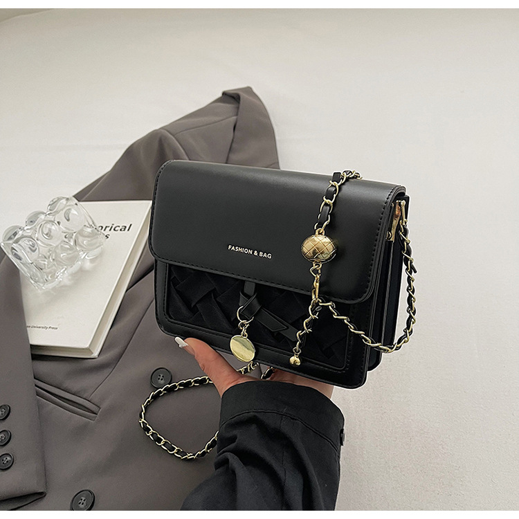 2024 early autumn Korean version niche design fashionable and high-end versatile chain crossbody bag