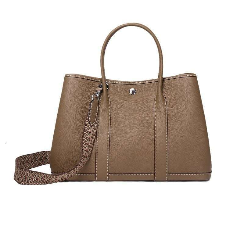Large Capacity Genuine Leather Mom Bag: Stylish 2024 Shoulder Handbag