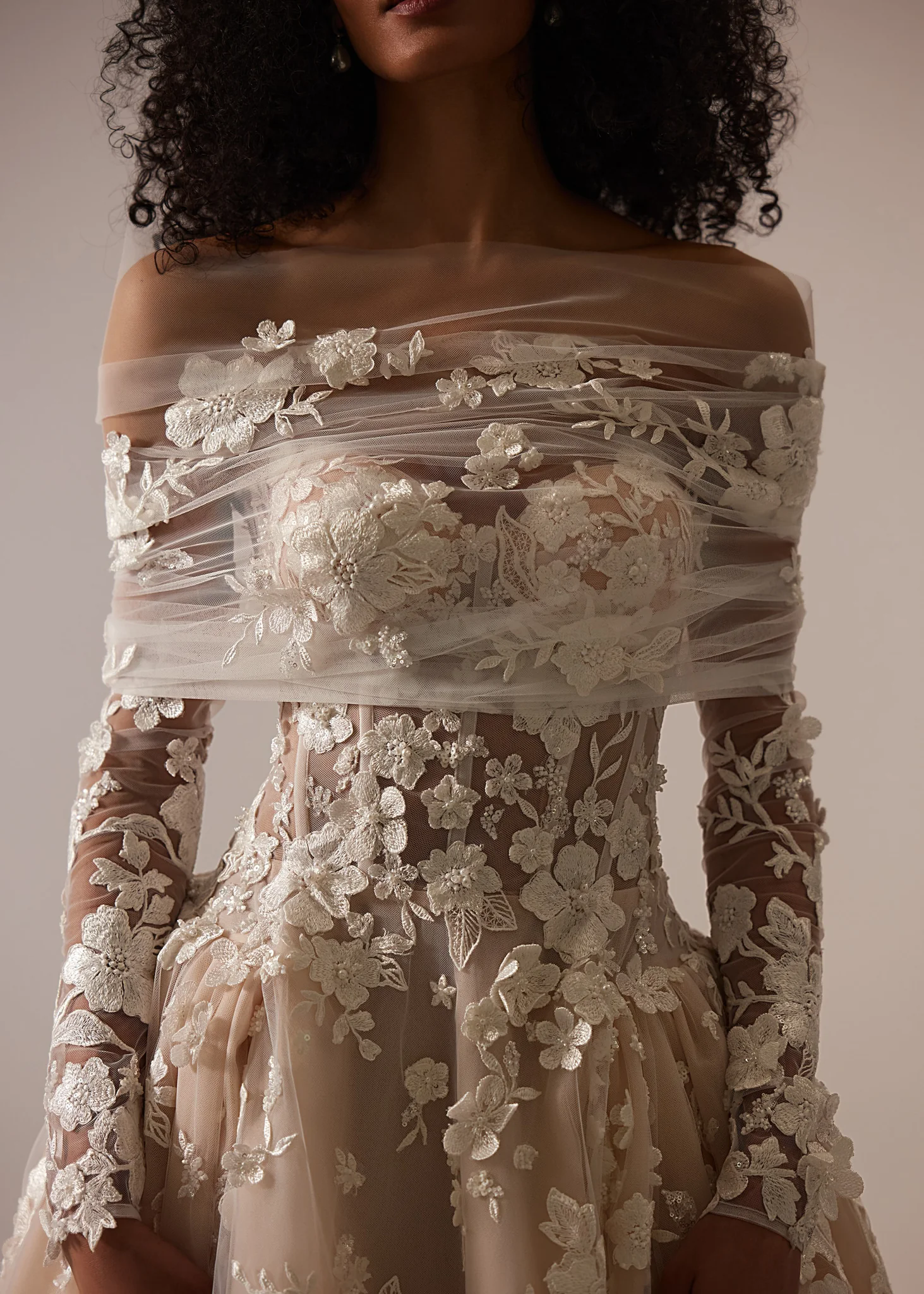 Boho Glitter Long Sleeves Floral Weeding Dress Deep Scoop Side Split A-Line Lace Appliques Bridal Gownss Bridal Gownss 01