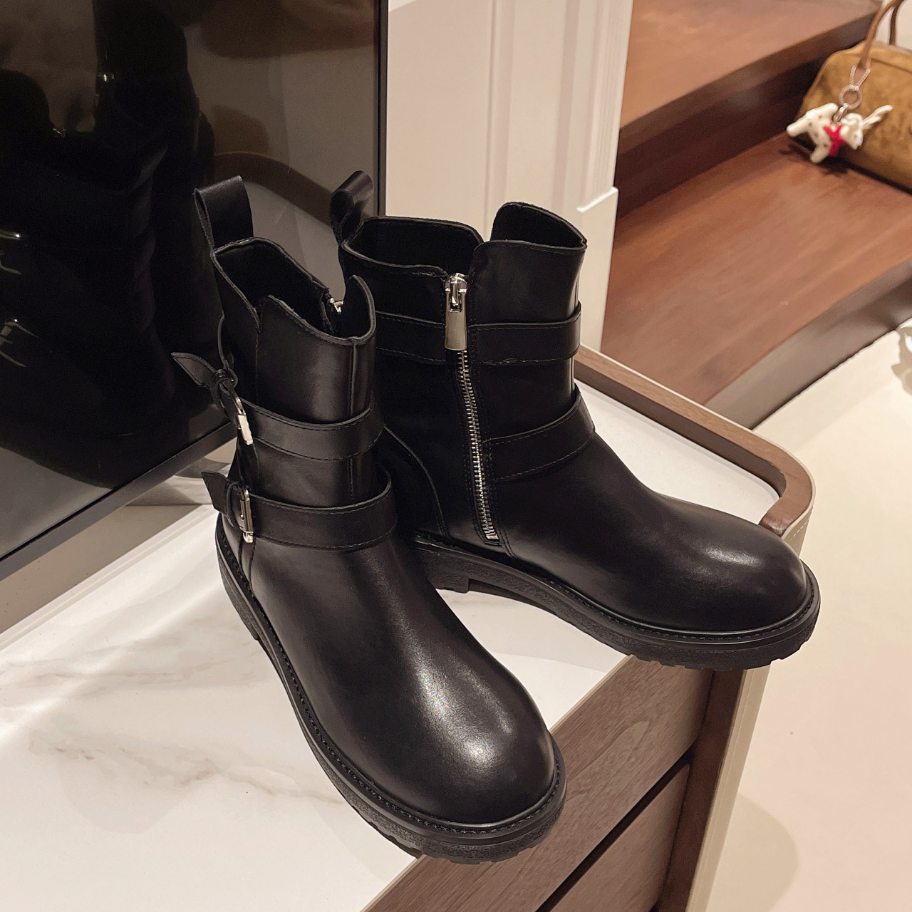 Trendy Women's Fashion Boots: Stylish Martin Boots with Thick Soles for Height Increase - Triple Black/Brown (2024) f3be