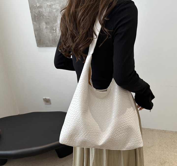 2025 Designer Women Vintage 3 Casual Shoulder Large Capacity Crossbody Bag Fashion Versatile Triple Black White Khaki Free shipping