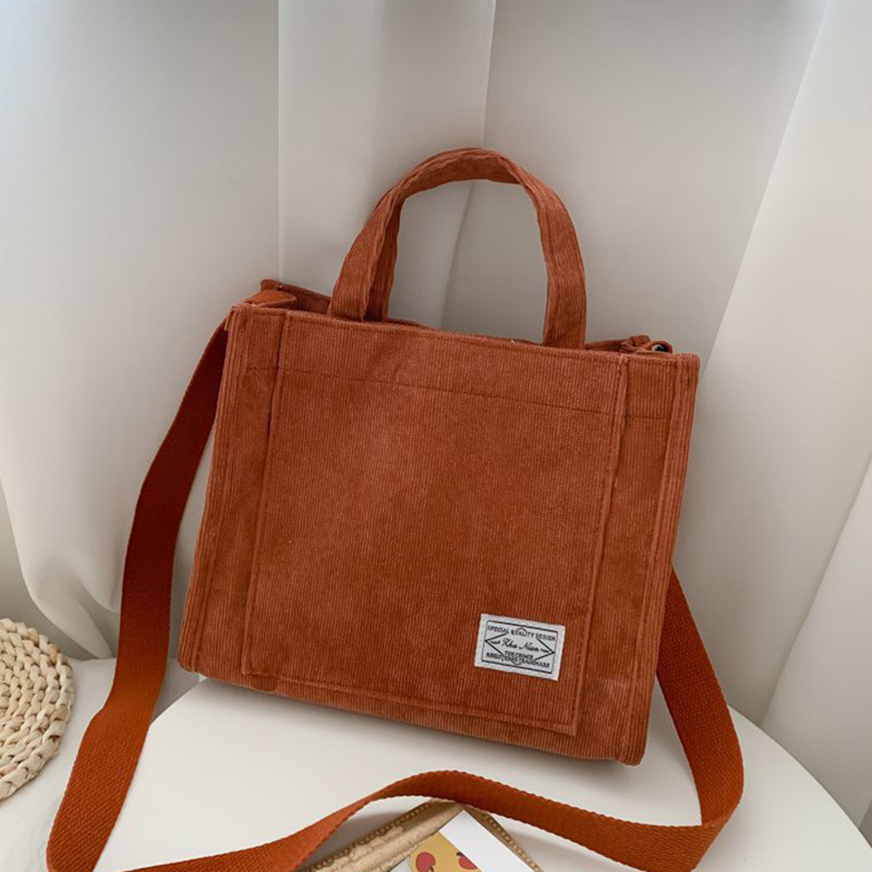 2024 New Small Square Fashion Women's Student Designer Bag Large Capacity Shoulder Width Handbag