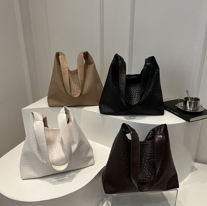 2025 Designer Women Vintage 3 Casual Shoulder Large Capacity Crossbody Bag Fashion Versatile Triple Black White Khaki Free shipping