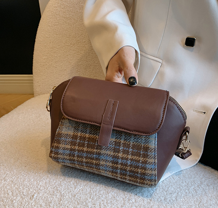 2025 Designer Fashion Shoulder Women 3 Trendy Crossbody Versatile Korean Version Square Bag Design Sense Free shipping