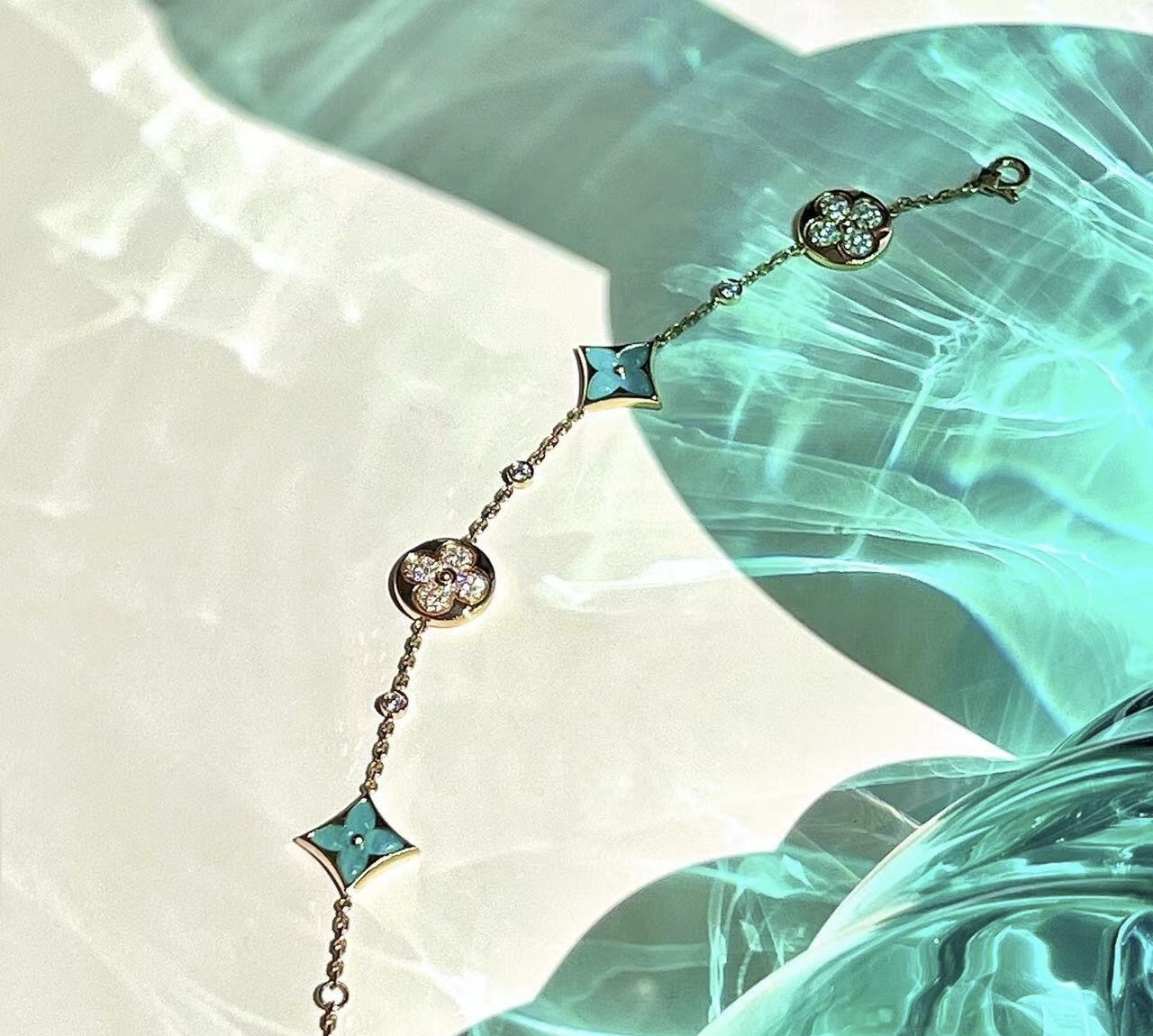 Classic Flowers Bracelet 18k Gold Red Beimu Bracelet High Edition Plated Rose V Gold Fashion Charming Bracelet Women Jewelry Gift