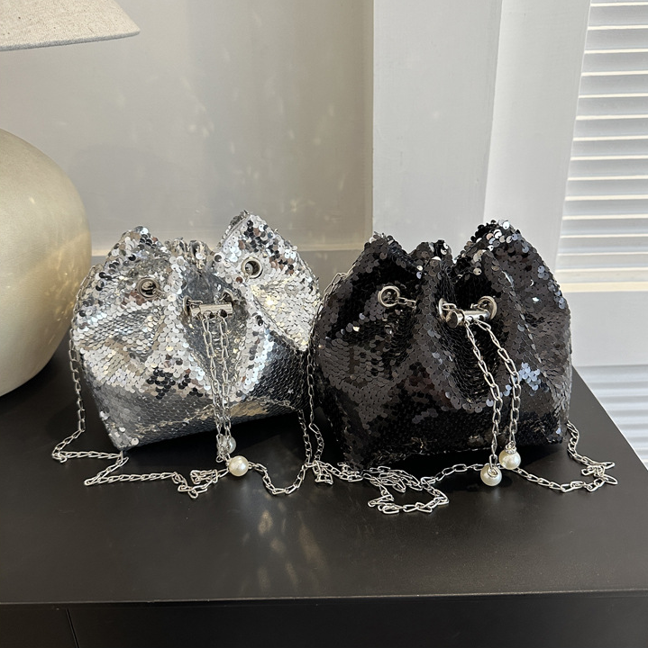 2025 Designer Fashion Shoulder 3 Women Korean Version Design Sense Simple Style Crossbody Bag Triple Black Sier Free shipping