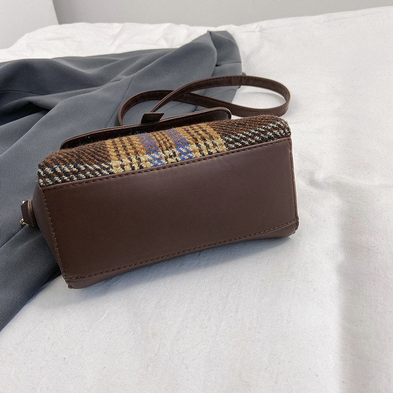 2025 Designer Fashion Shoulder Women 3 Trendy Crossbody Versatile Korean Version Square Bag Design Sense Free shipping