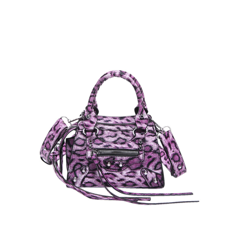 New 2024 European and American retro leopard print motorcycle handbag versatile shoulder bag