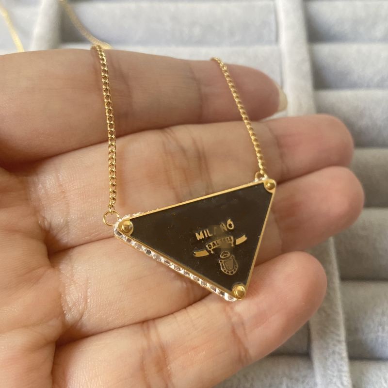 Women girl Diamond tri-angle luxury design gold silver pendant necklace elegant Love 18K 316L stainless steel P logo engrave chain Fashion Jewelry Lady Party